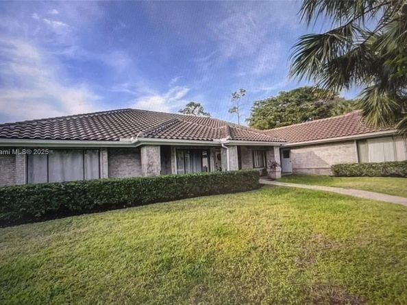 8180 NW 51st Pl, Coral Springs FL 33067