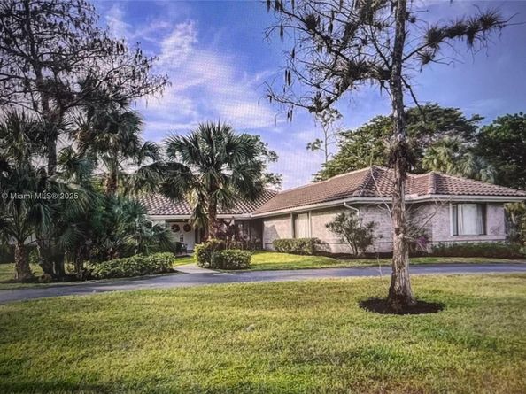 8180 NW 51st Pl, Coral Springs FL 33067