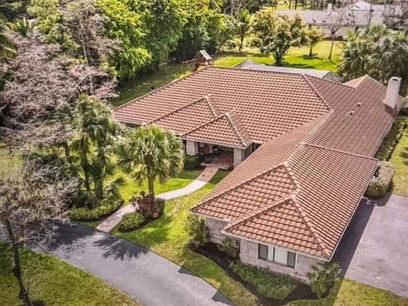 8180 NW 51st Pl, Coral Springs FL 33067