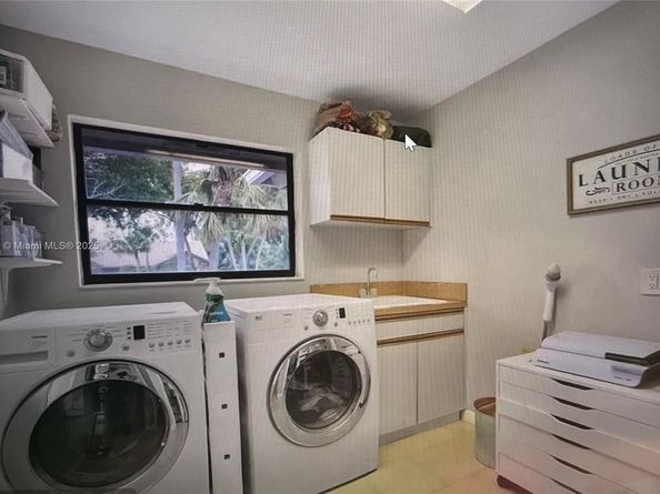 8180 NW 51st Pl, Coral Springs FL 33067