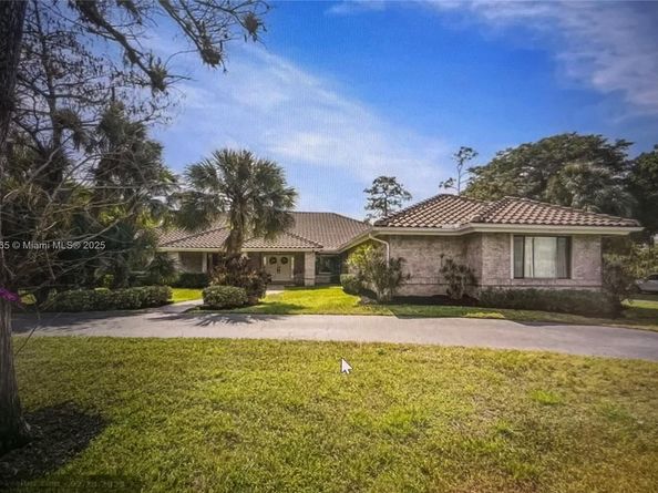 8180 NW 51st Pl, Coral Springs FL 33067