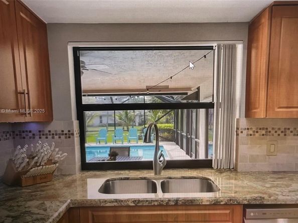 8180 NW 51st Pl, Coral Springs FL 33067