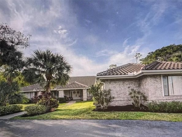 8180 NW 51st Pl, Coral Springs FL 33067