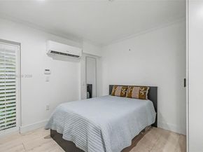 8600 SW 162nd St, Palmetto Bay FL 33157