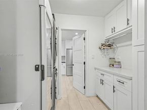 8600 SW 162nd St, Palmetto Bay FL 33157