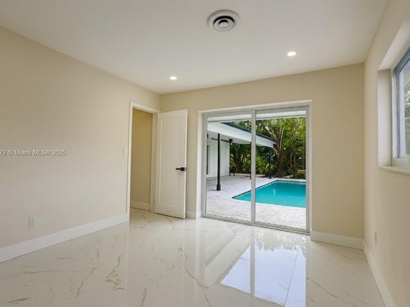 3801 NE 16th Ter, Oakland Park FL 33334