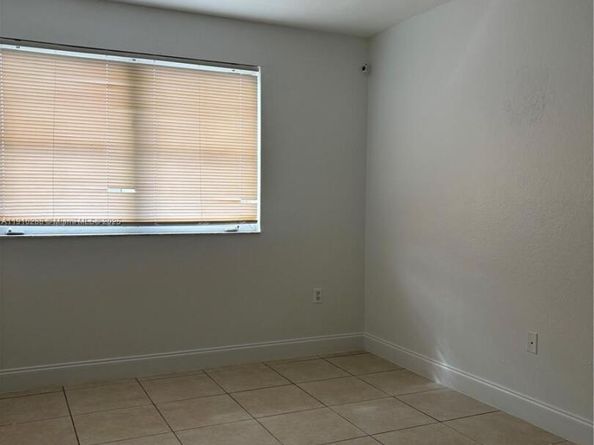 17710 NW 73rd Ave 20220, Hialeah FL 33015