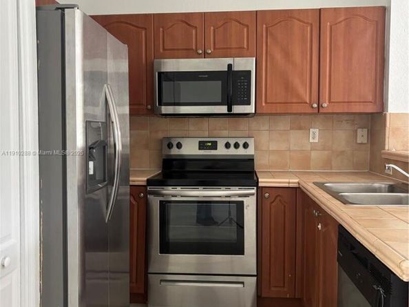 17710 NW 73rd Ave 20220, Hialeah FL 33015