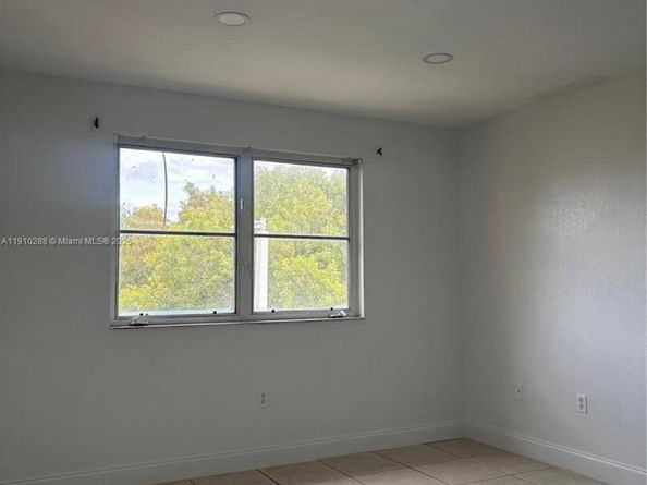 17710 NW 73rd Ave 20220, Hialeah FL 33015