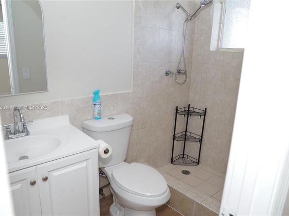 2405 NW 54th St, Tamarac FL 33309