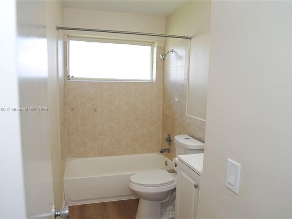 2405 NW 54th St, Tamarac FL 33309