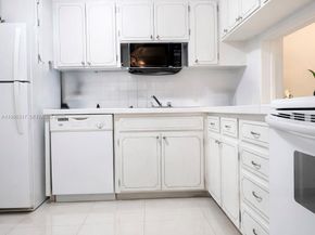 330 SE 2nd St 101G, Hallandale Beach FL 33009