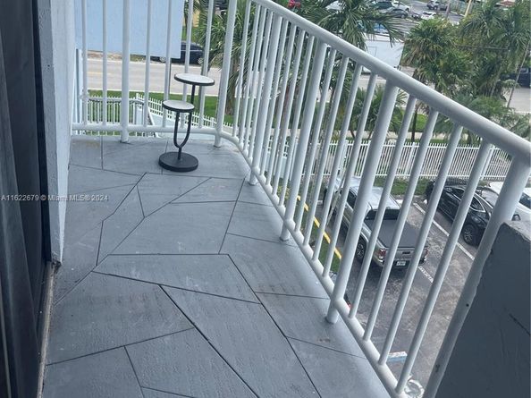 8251 NW 8th St 418, Miami FL 33126