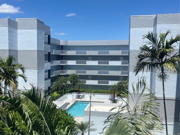 8251 NW 8th St 418, Miami FL 33126