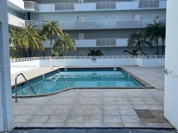 8251 NW 8th St 418, Miami FL 33126