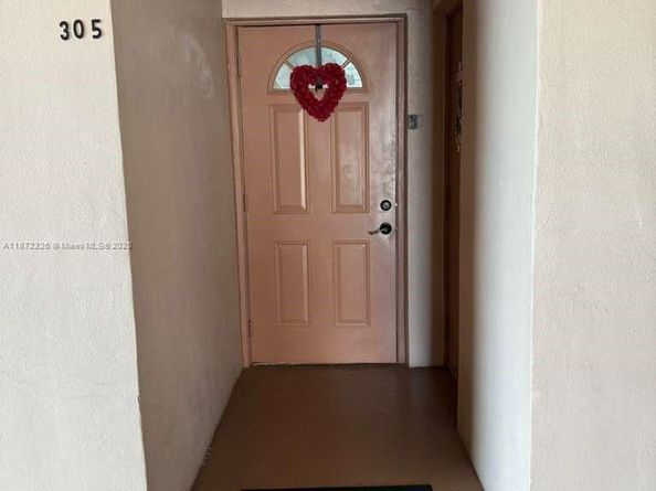 1200 Tallwood Ave 305, Hollywood FL 33021