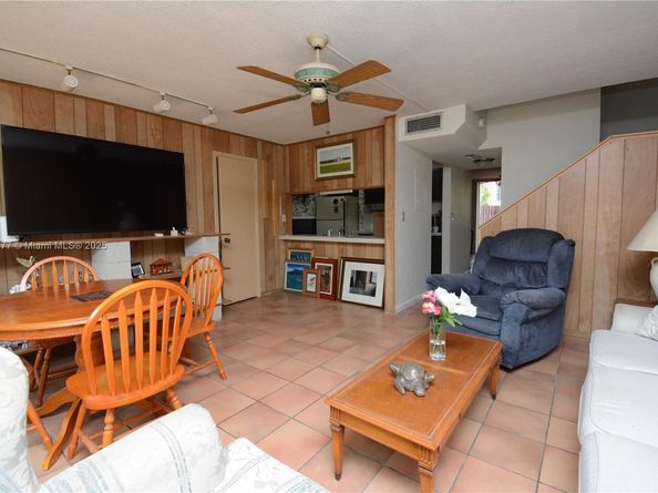 13935 SW 84th St 905, Miami FL 33183