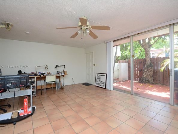 13935 SW 84th St 905, Miami FL 33183
