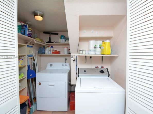 13935 SW 84th St 905, Miami FL 33183