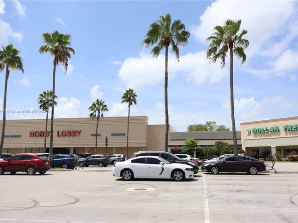 13935 SW 84th St 905, Miami FL 33183