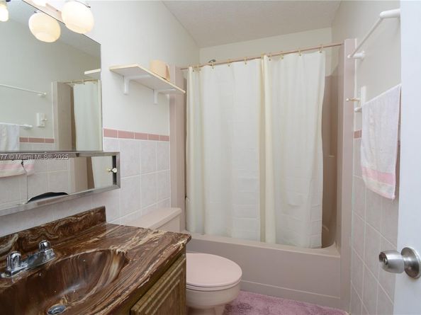 13935 SW 84th St 905, Miami FL 33183