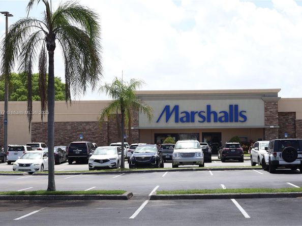 13935 SW 84th St 905, Miami FL 33183