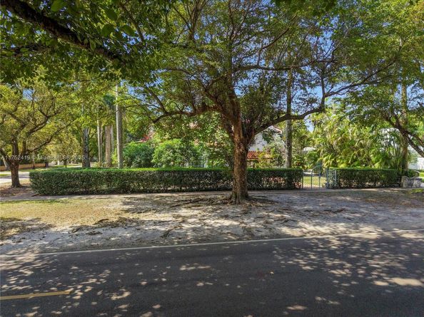 1624 Granada Blvd, Coral Gables FL 33134