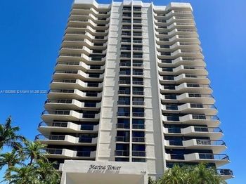 108 Lakeshore Dr