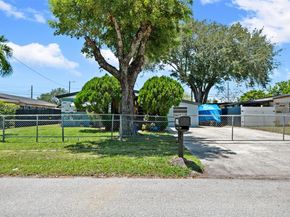 5614 Hope St, Hollywood FL 33021