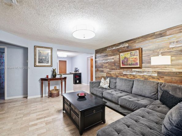 5614 Hope St, Hollywood FL 33021