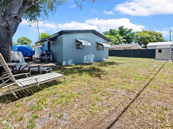 5614 Hope St, Hollywood FL 33021