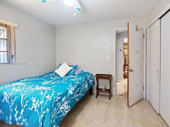 5614 Hope St, Hollywood FL 33021