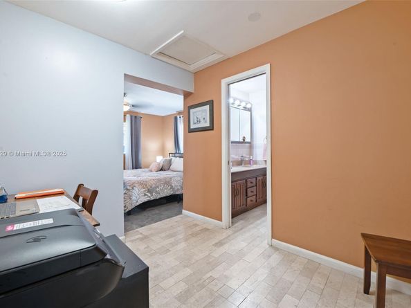 5614 Hope St, Hollywood FL 33021