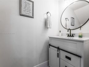 153 SE 28th Pl 7, Homestead FL 33033