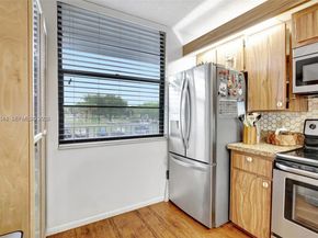 1532 Whitehall Dr 202, Davie FL 33324