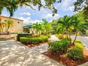 1532 Whitehall Dr 202, Davie FL 33324