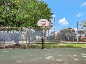 1532 Whitehall Dr 202, Davie FL 33324
