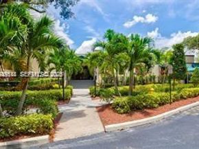 1532 Whitehall Dr 202, Davie FL 33324