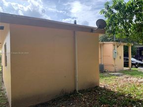3515 NW 213th St, Miami Gardens FL 33056