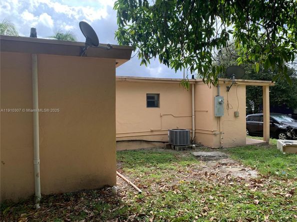 3515 NW 213th St, Miami Gardens FL 33056