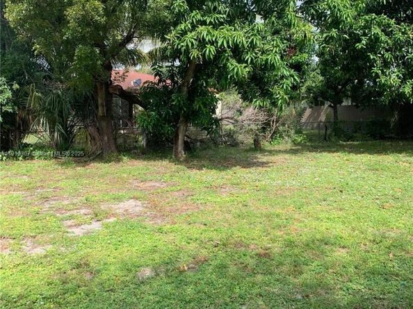 3515 NW 213th St, Miami Gardens FL 33056