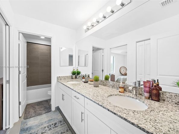 2184 NW 6th St, Fort Lauderdale FL 33311