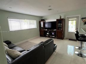 10382 SW 25th St, Miami FL 33165