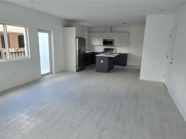 6821 NW 6th Ct, Miami FL 33150