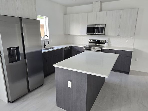 6821 NW 6th Ct, Miami FL 33150