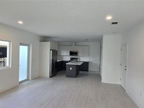 6821 NW 6th Ct, Miami FL 33150