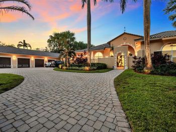 14211 Sunset Ln