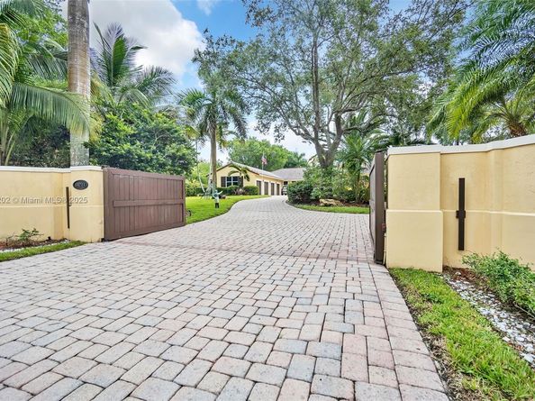 14211 Sunset Ln, Southwest Ranches FL 33330