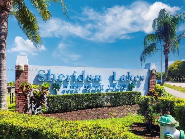 2200 Park Ln 306, Hollywood FL 33021