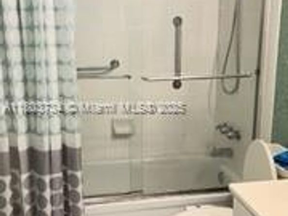 1400 Saint Charles Pl L4, Pembroke Pines FL 33026